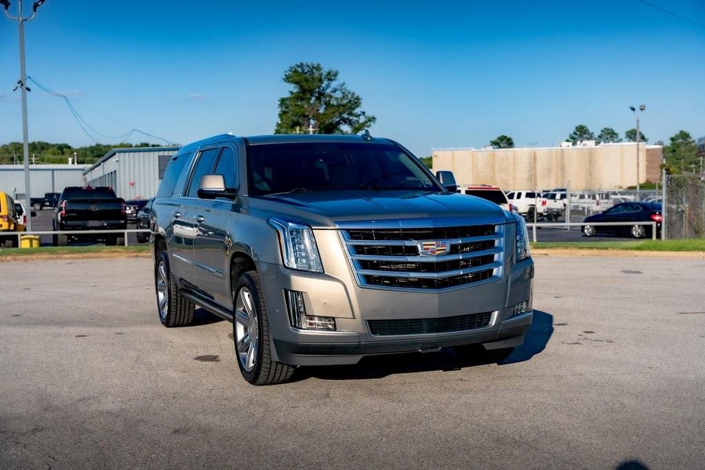 used 2018 Cadillac Escalade ESV car, priced at $30,920