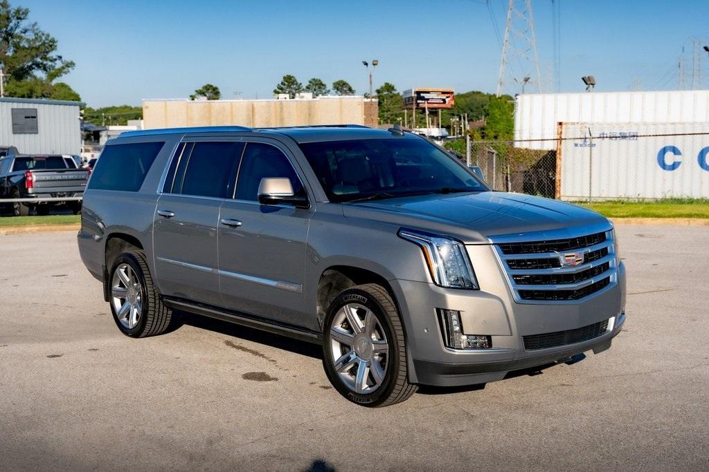 used 2018 Cadillac Escalade ESV car, priced at $30,920