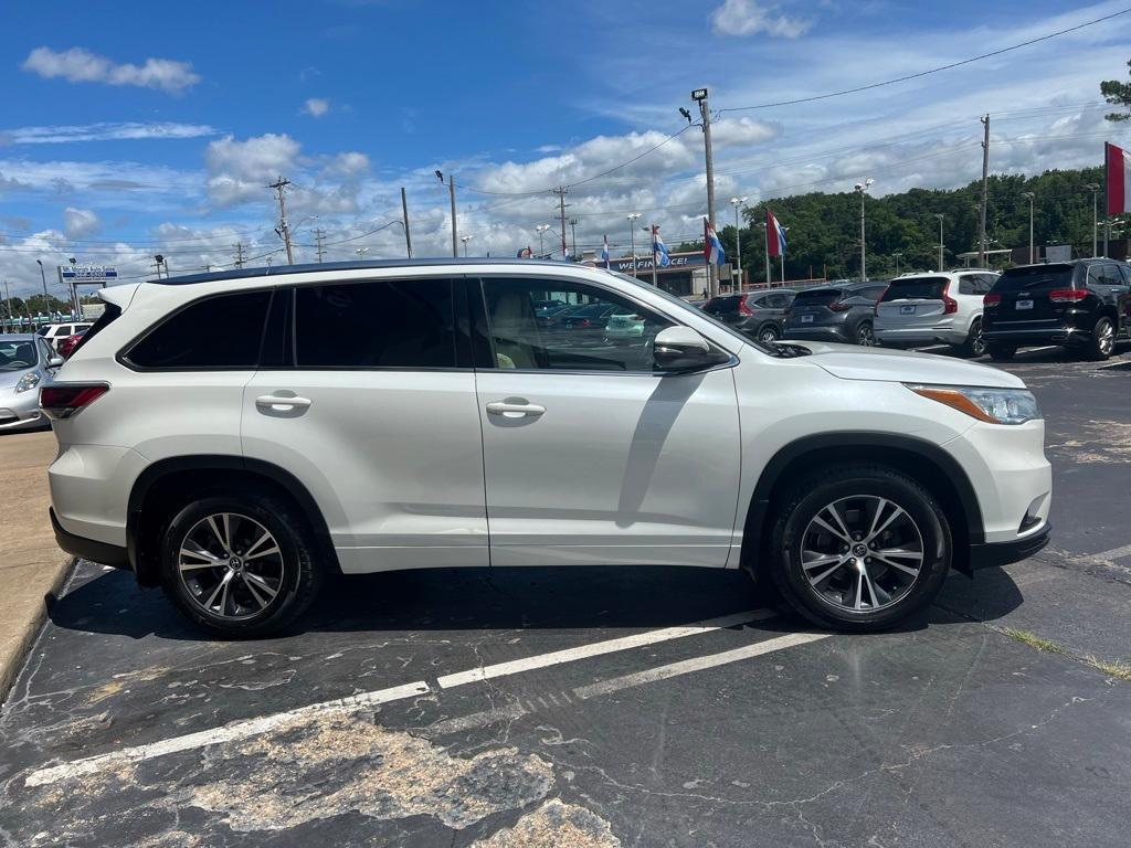 used 2016 Toyota Highlander car, priced at $19,995