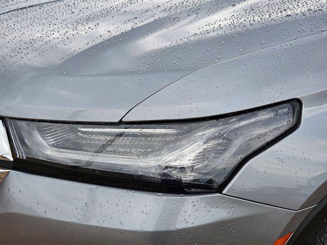 used 2023 Chevrolet Traverse car, priced at $31,267