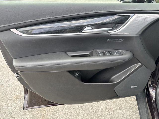 used 2021 Cadillac XT5 car, priced at $30,500