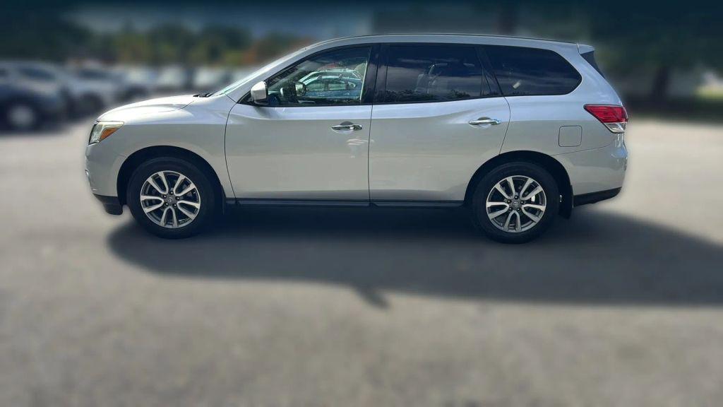 used 2015 Nissan Pathfinder car, priced at $6,495