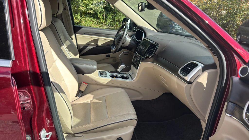 used 2020 Jeep Grand Cherokee car, priced at $18,995