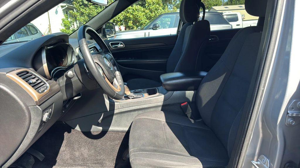 used 2016 Jeep Grand Cherokee car, priced at $11,495