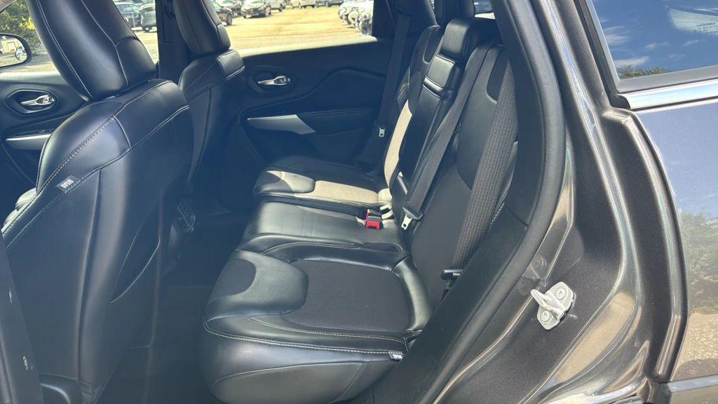 used 2018 Jeep Cherokee car, priced at $6,995