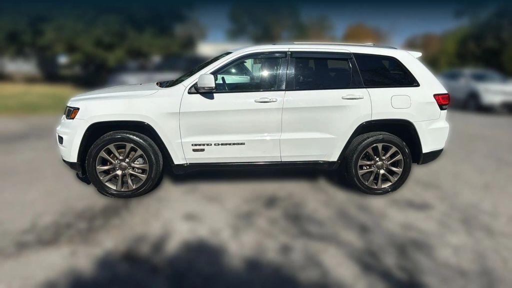 used 2016 Jeep Grand Cherokee car, priced at $11,995