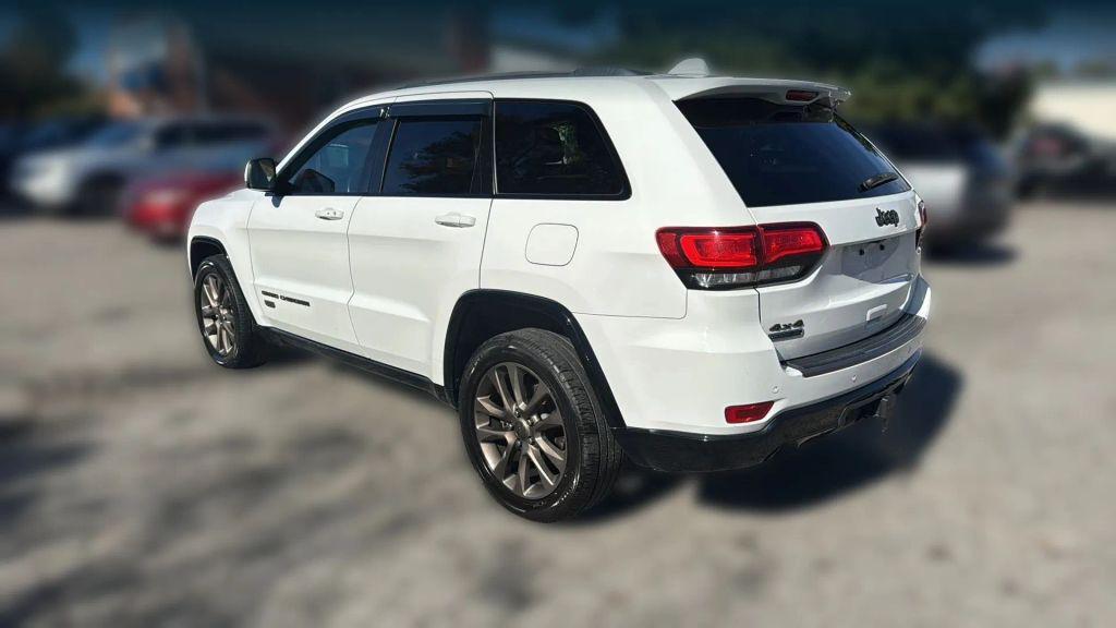 used 2016 Jeep Grand Cherokee car, priced at $11,995