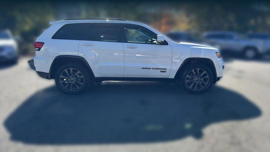 used 2016 Jeep Grand Cherokee car, priced at $11,995