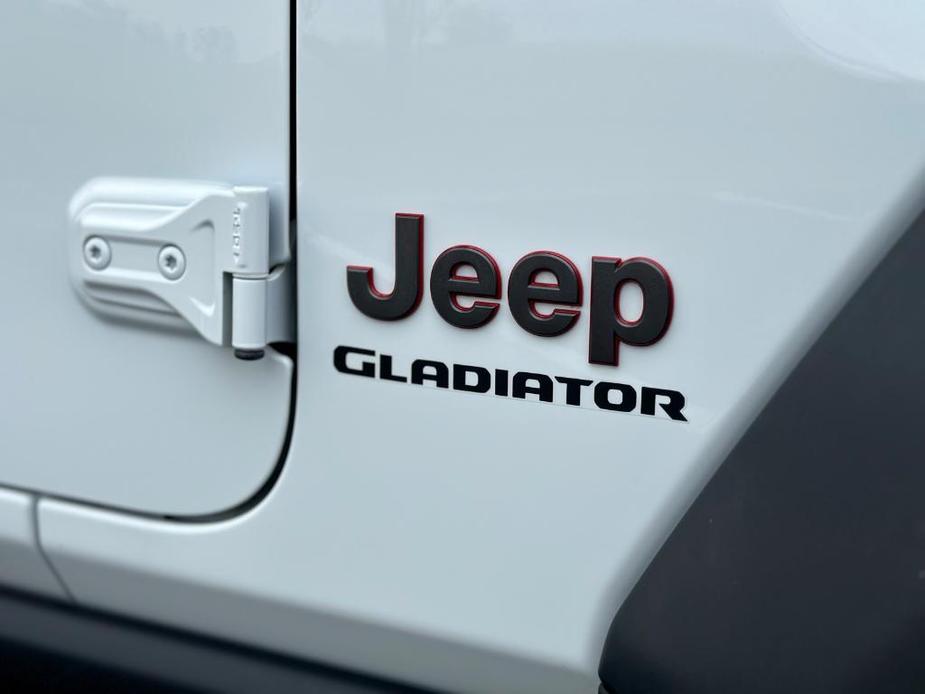 used 2021 Jeep Gladiator car, priced at $33,381