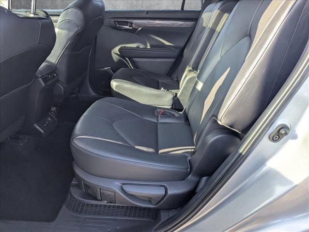 used 2023 Toyota Highlander Hybrid car, priced at $42,995