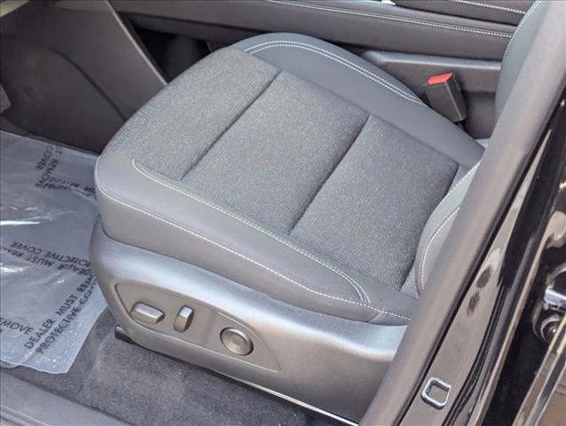 new 2025 Chevrolet Traverse car, priced at $36,195