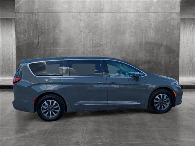 used 2022 Chrysler Pacifica Hybrid car, priced at $26,795