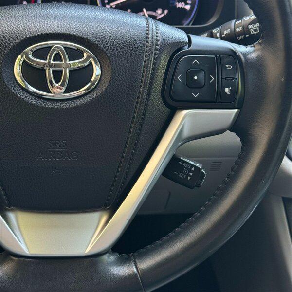 used 2015 Toyota Highlander car, priced at $19,999