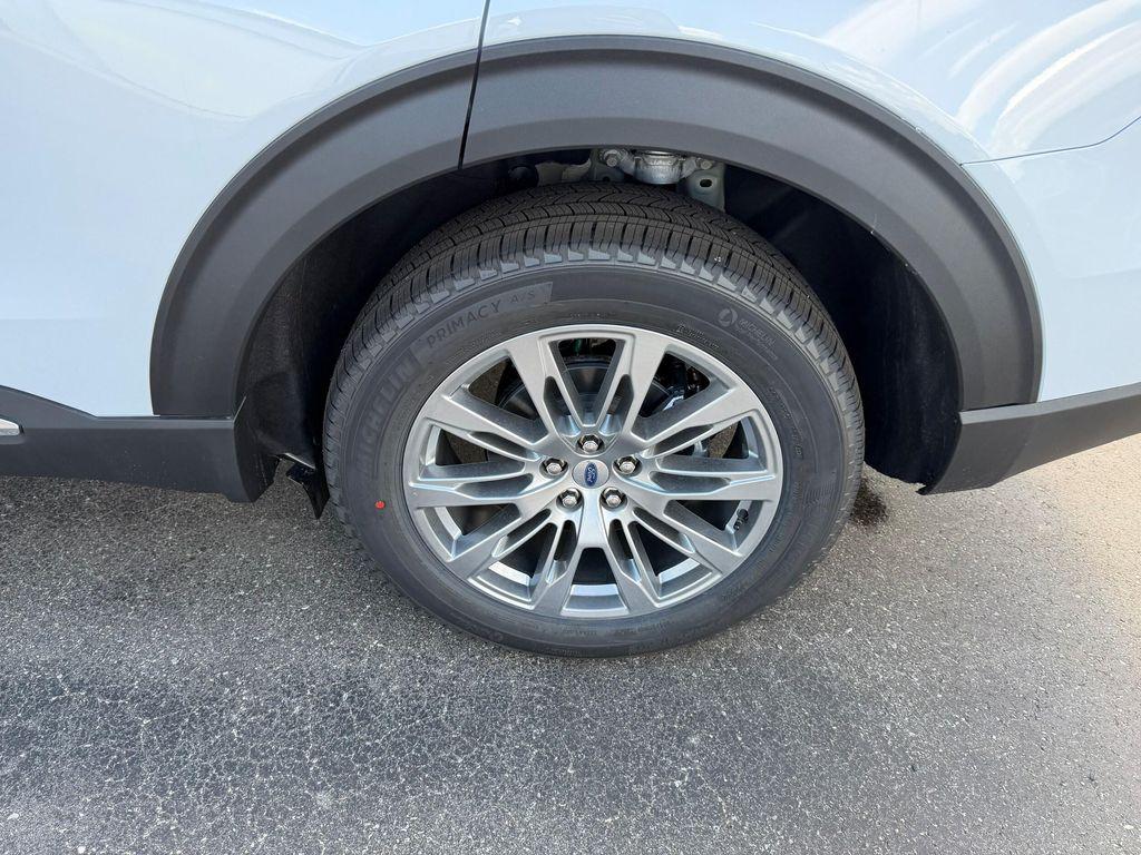 new 2025 Ford Explorer car, priced at $46,400