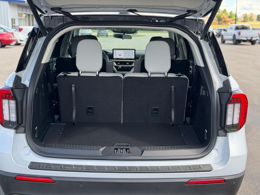 new 2025 Ford Explorer car, priced at $46,400