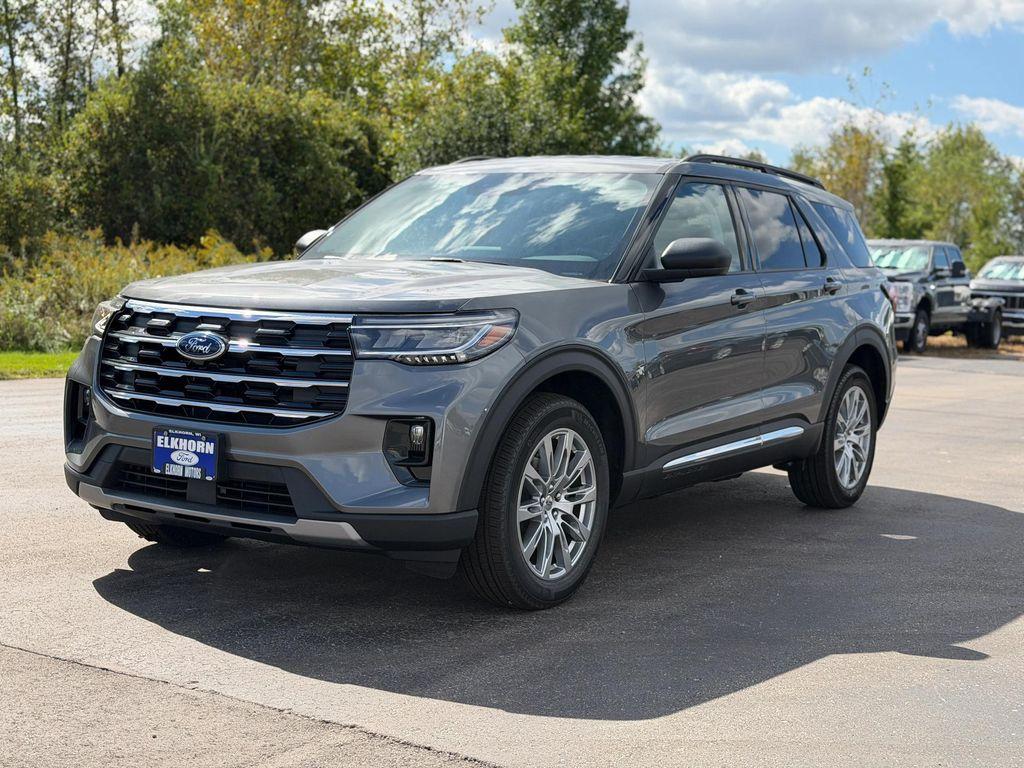 new 2025 Ford Explorer car, priced at $45,900