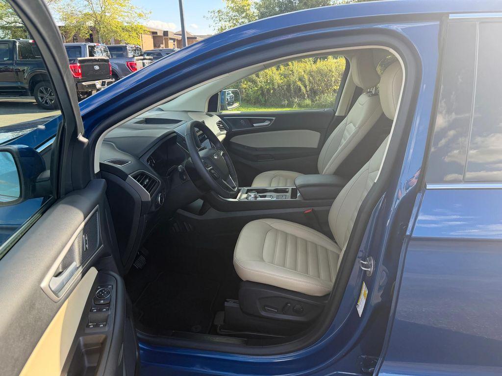 used 2024 Ford Edge car, priced at $31,995