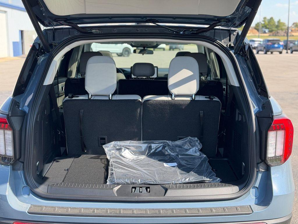 new 2025 Ford Explorer car, priced at $46,600
