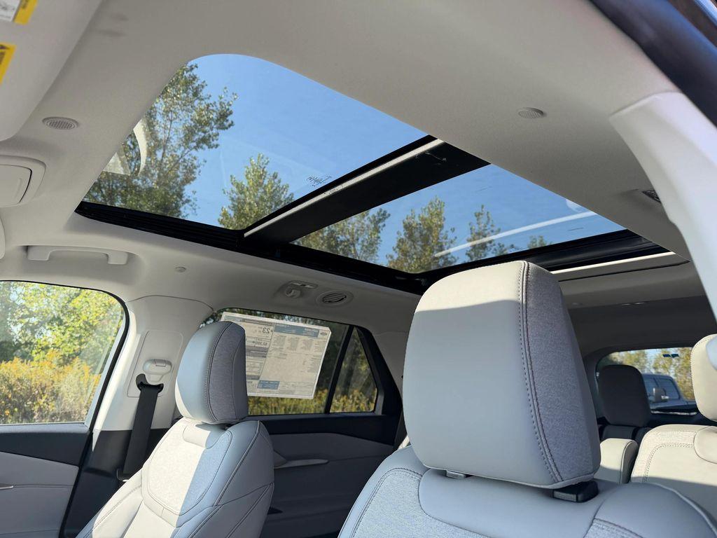 new 2025 Ford Explorer car, priced at $47,900