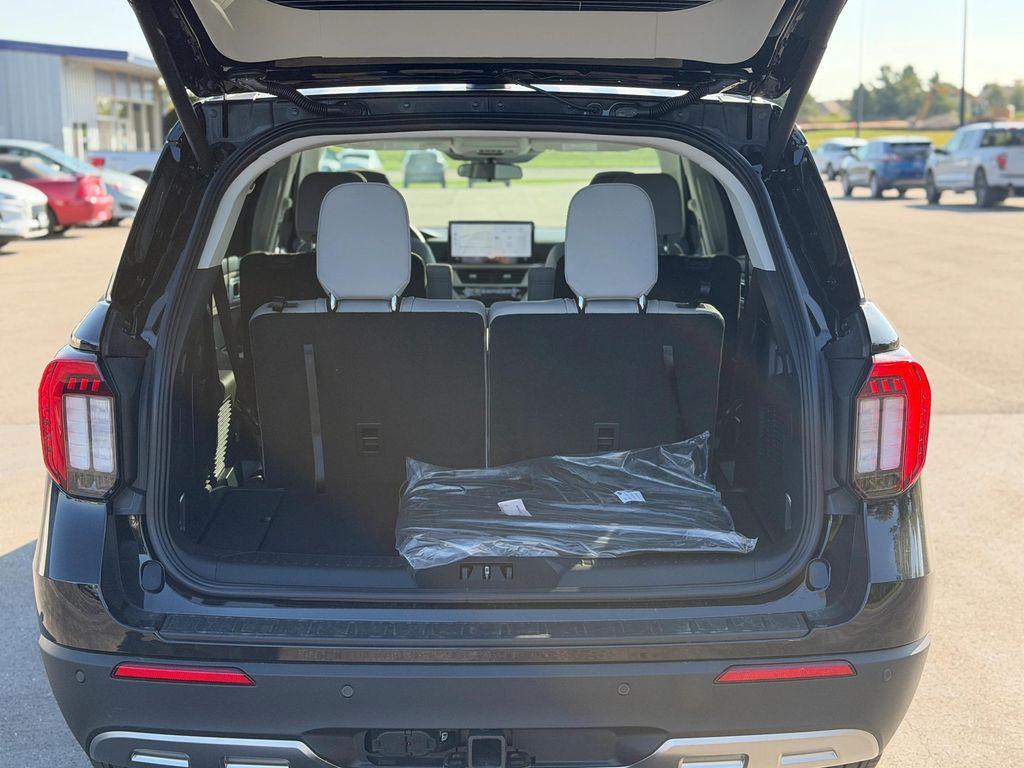 new 2025 Ford Explorer car, priced at $47,900