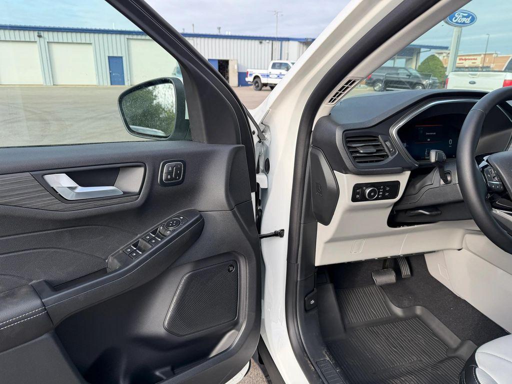 new 2026 Ford Escape car, priced at $39,900