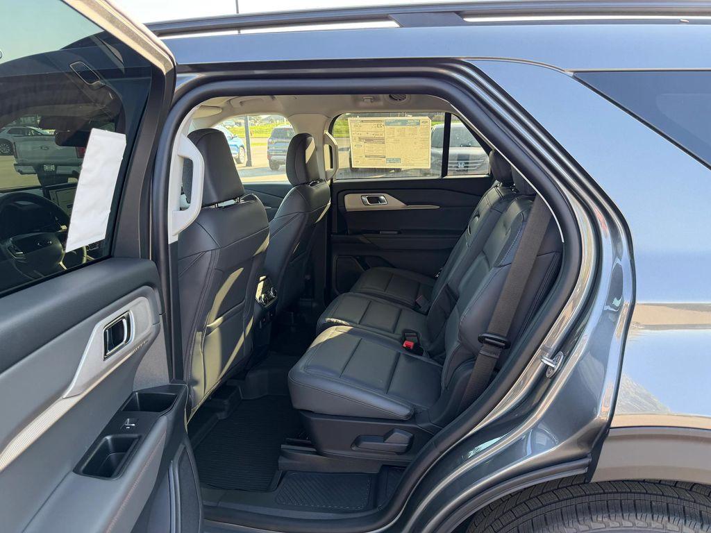 new 2025 Ford Explorer car, priced at $45,900