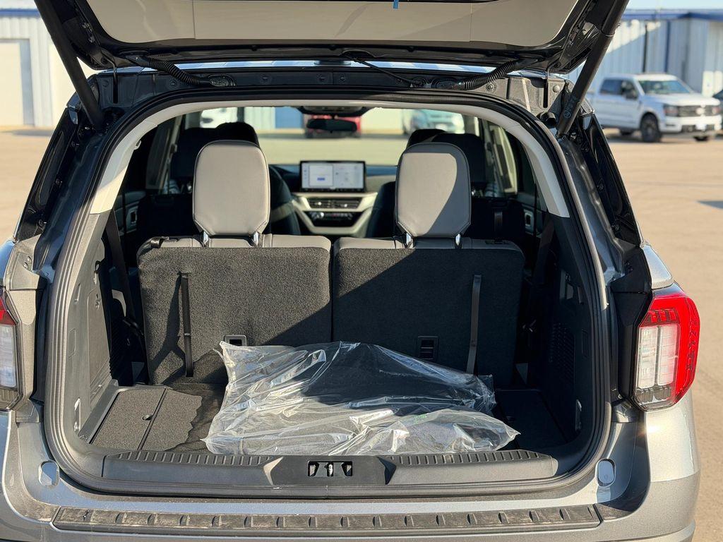 new 2025 Ford Explorer car, priced at $45,900