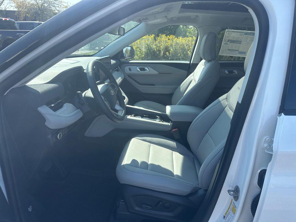new 2025 Ford Explorer car, priced at $46,456