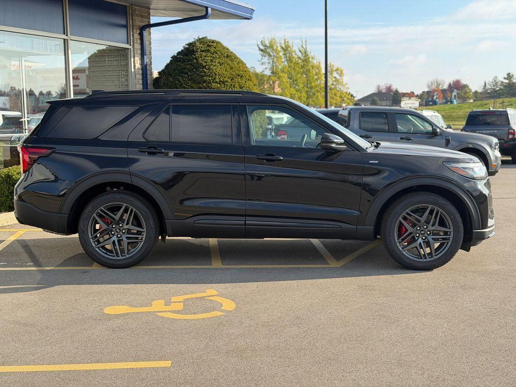 new 2025 Ford Explorer car, priced at $48,900