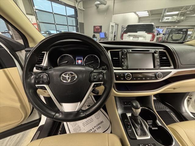 used 2018 Toyota Highlander car, priced at $24,395