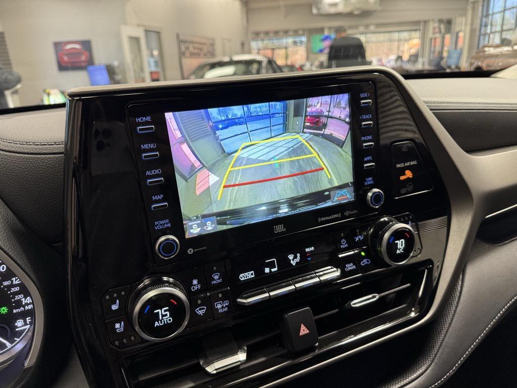 used 2022 Toyota Highlander car, priced at $36,595