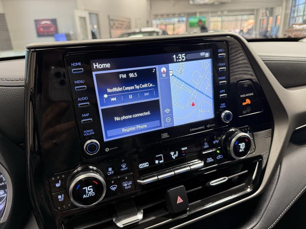 used 2022 Toyota Highlander car, priced at $36,595