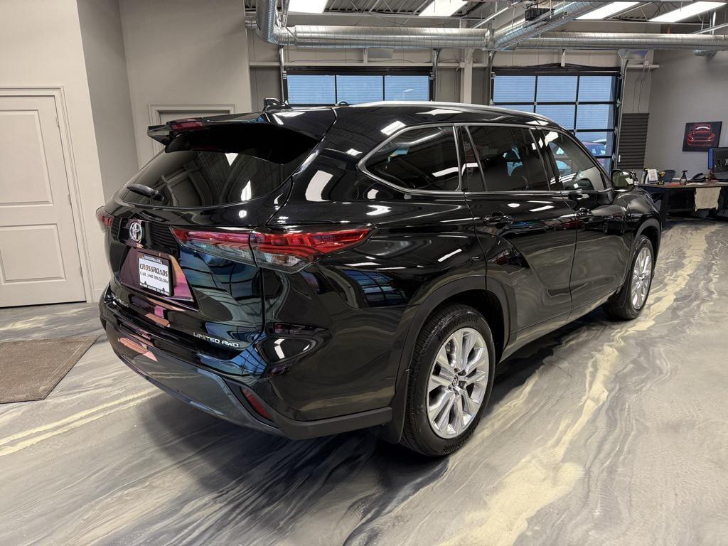 used 2022 Toyota Highlander car, priced at $36,595