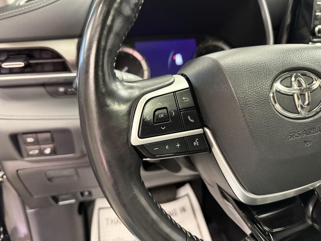 used 2022 Toyota Highlander car, priced at $36,595
