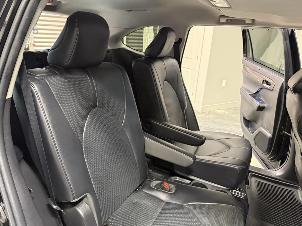 used 2022 Toyota Highlander car, priced at $36,595