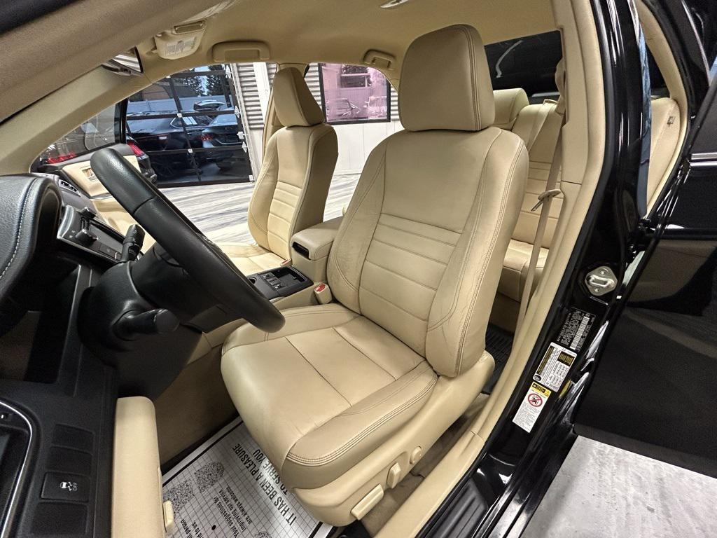 used 2015 Toyota Camry Hybrid car, priced at $13,995