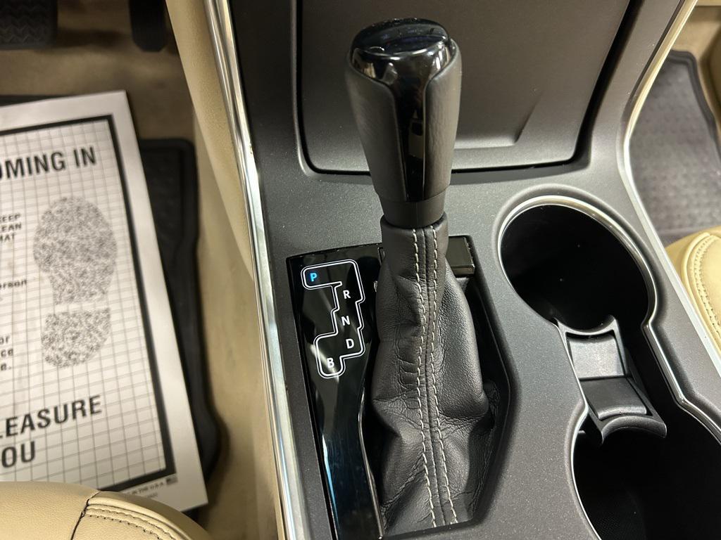 used 2015 Toyota Camry Hybrid car, priced at $13,995