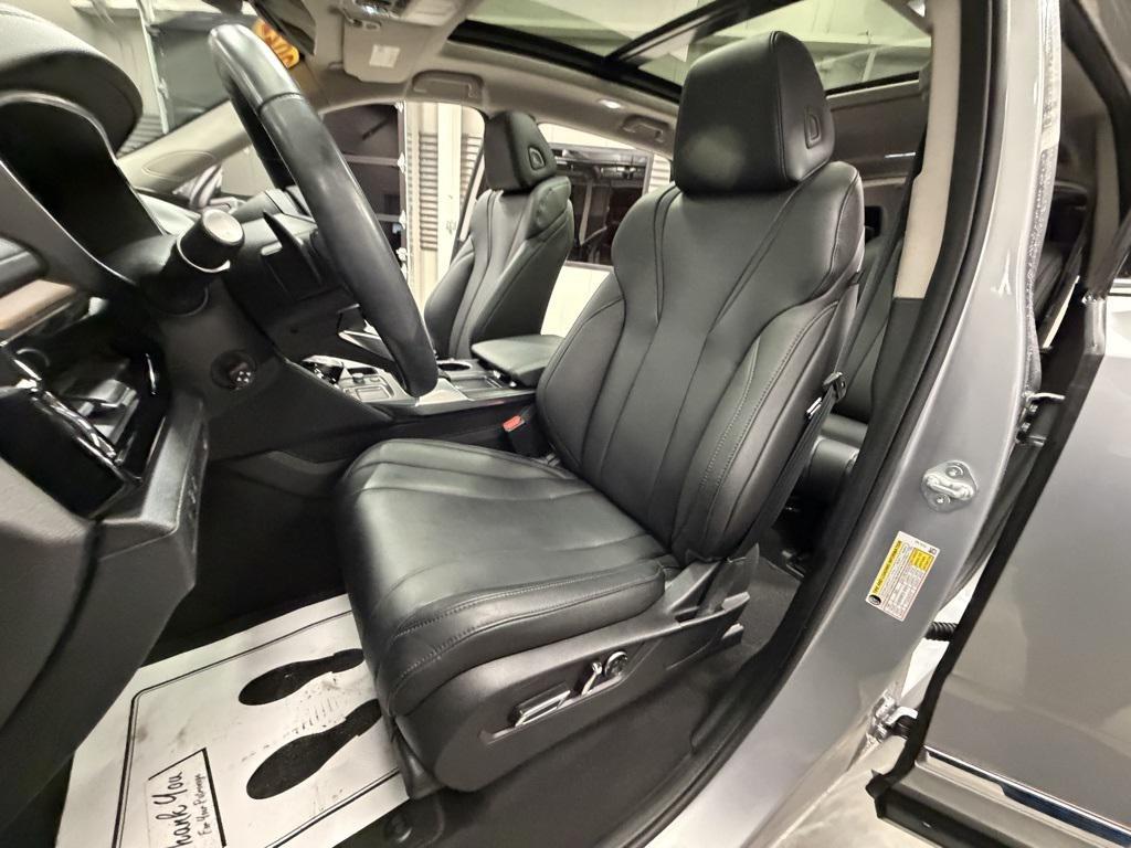 used 2022 Acura MDX car, priced at $34,995