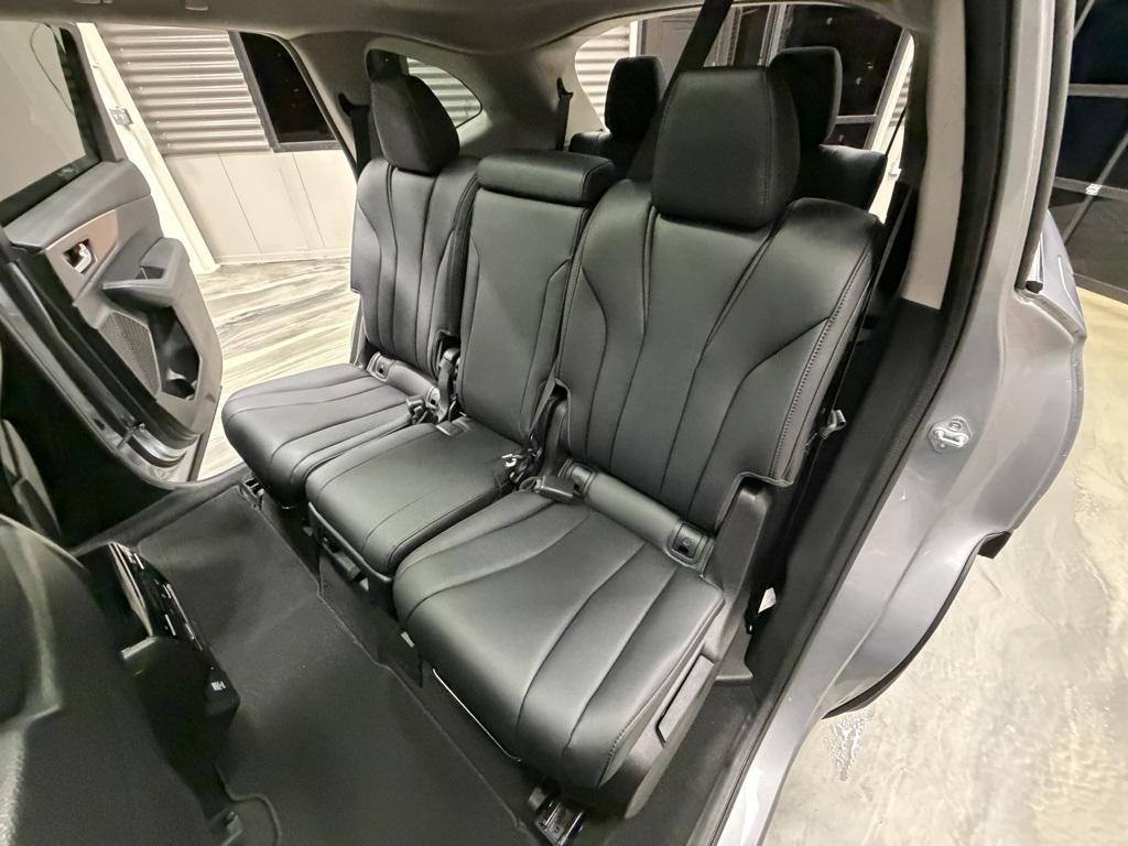 used 2022 Acura MDX car, priced at $34,995