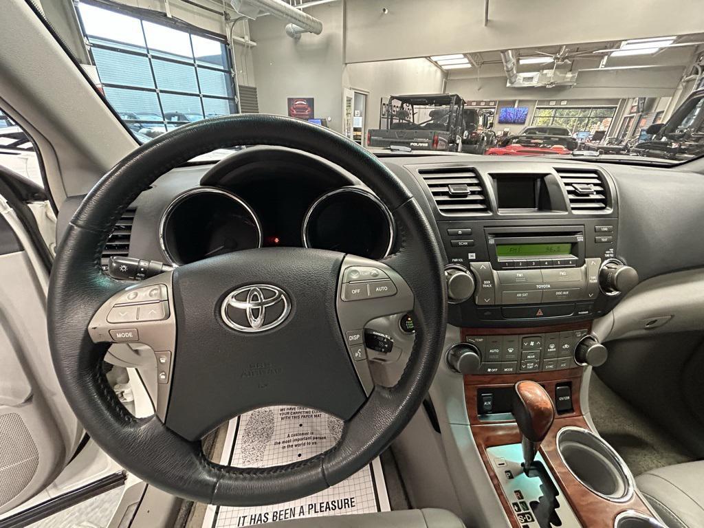 used 2008 Toyota Highlander car, priced at $11,495