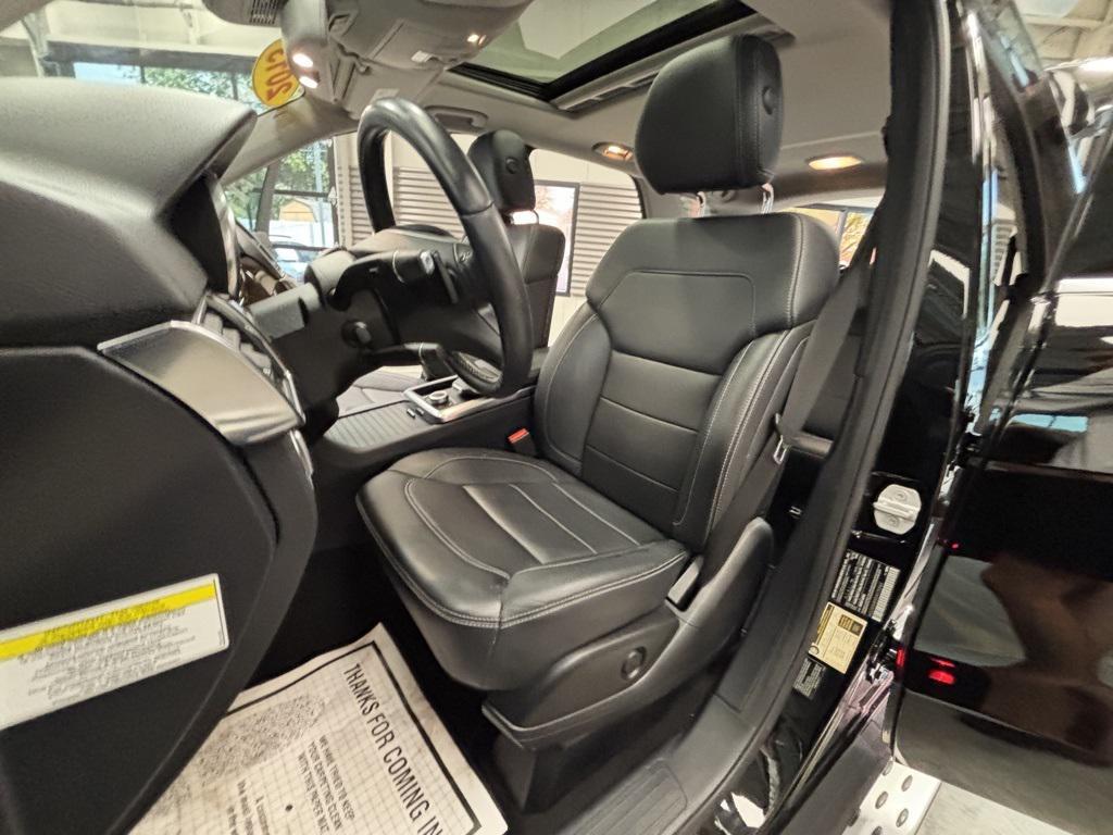 used 2013 Mercedes-Benz M-Class car, priced at $10,500