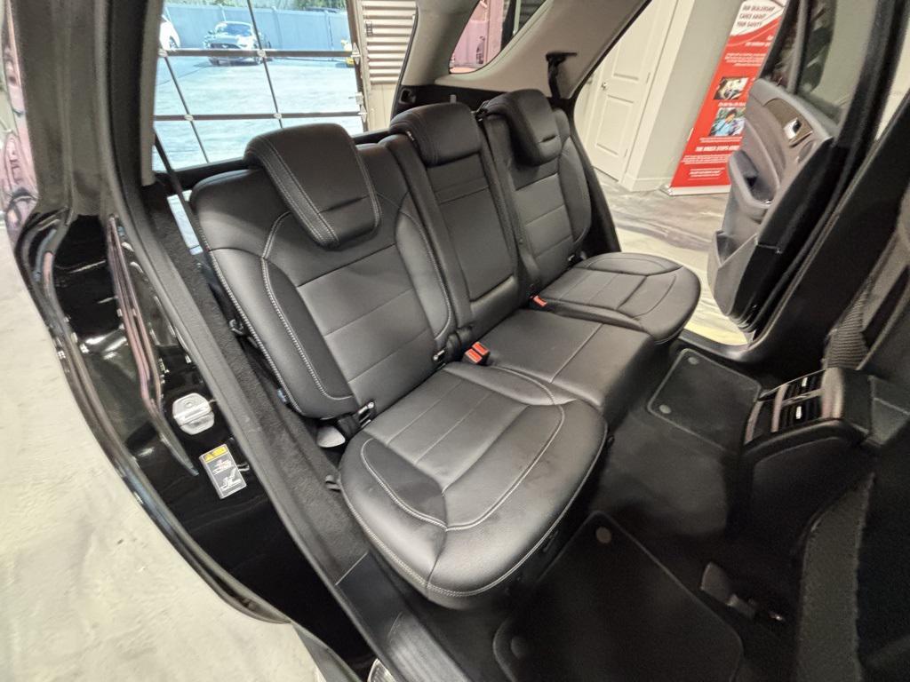 used 2013 Mercedes-Benz M-Class car, priced at $10,500