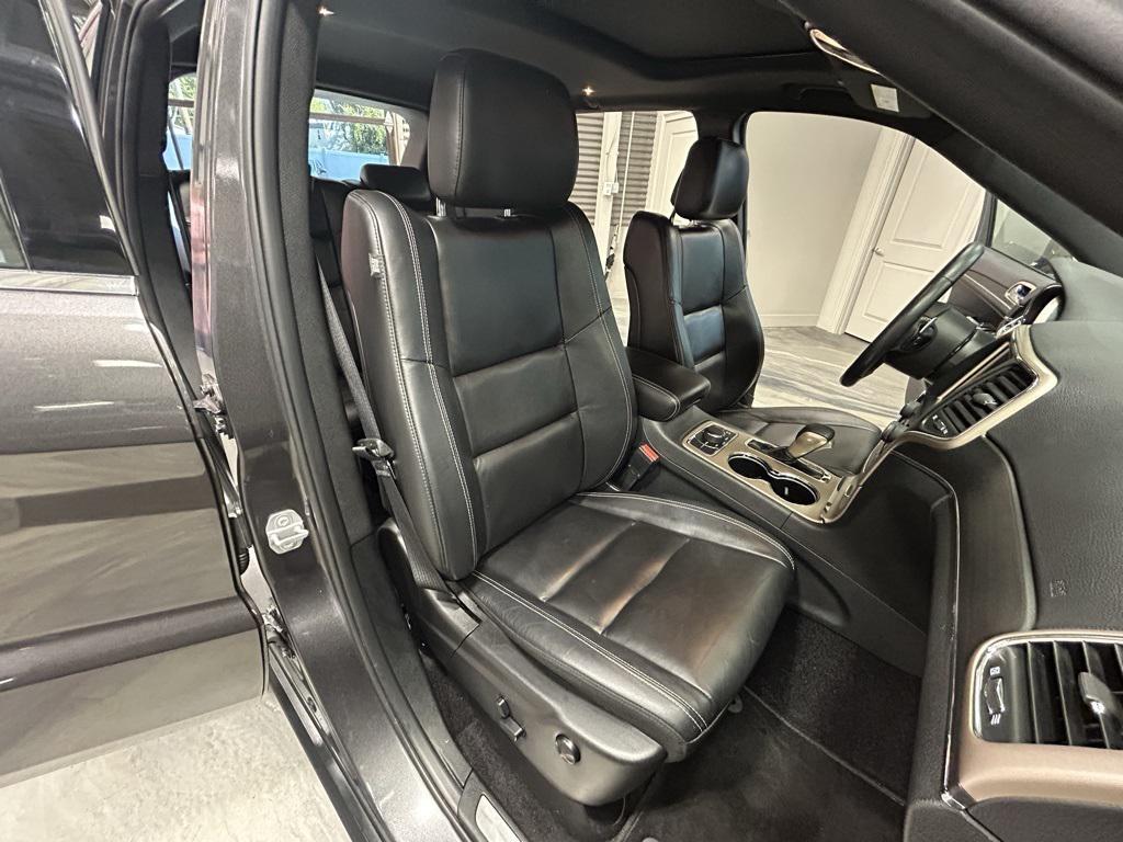 used 2017 Jeep Grand Cherokee car, priced at $18,995