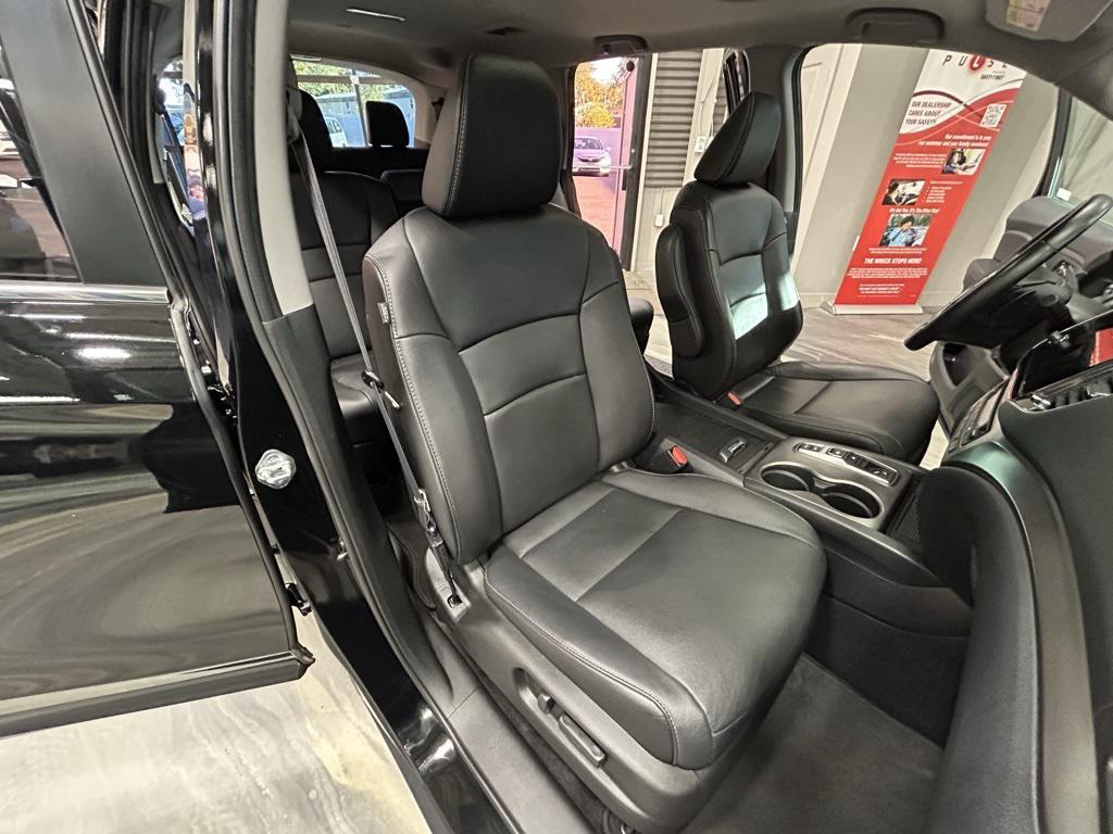used 2022 Honda Pilot car, priced at $32,995