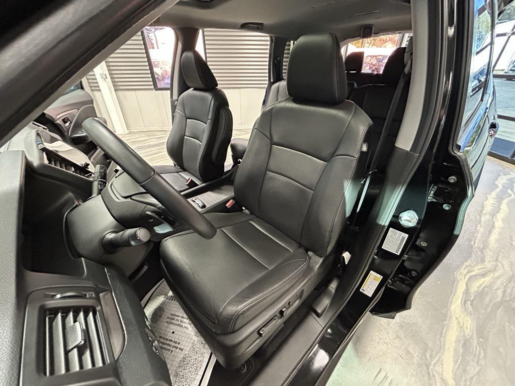 used 2022 Honda Pilot car, priced at $32,995