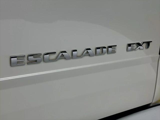 used 2003 Cadillac Escalade EXT car, priced at $11,000
