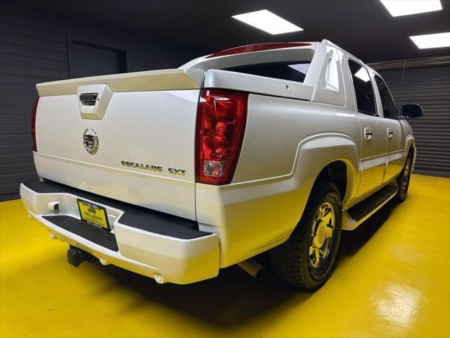 used 2003 Cadillac Escalade EXT car, priced at $11,000