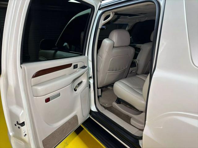 used 2003 Cadillac Escalade EXT car, priced at $11,000