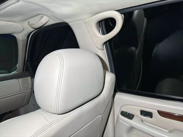 used 2003 Cadillac Escalade EXT car, priced at $11,000