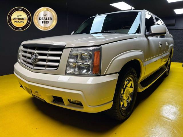 used 2003 Cadillac Escalade EXT car, priced at $11,000